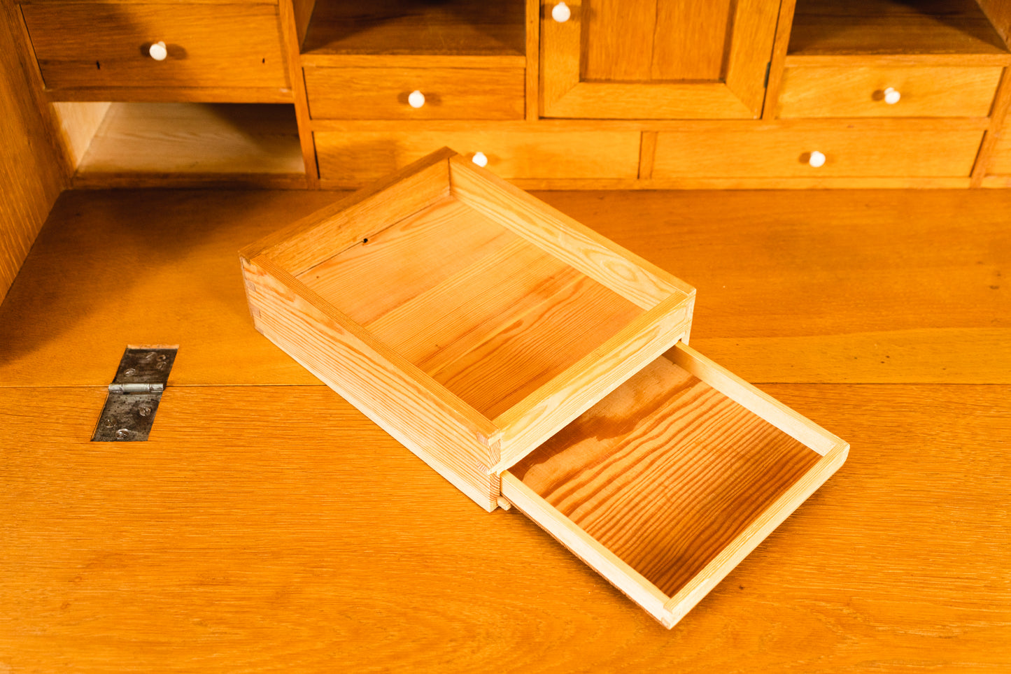 Schöner Schrägklappen-Aufsatzsekretär, 2.Hälfte des 20.Jahrhunderts - Sekretär Aufsatzsekretär Kommode Anrichte Schrank Buffet Alt Antik MÖBLINGER