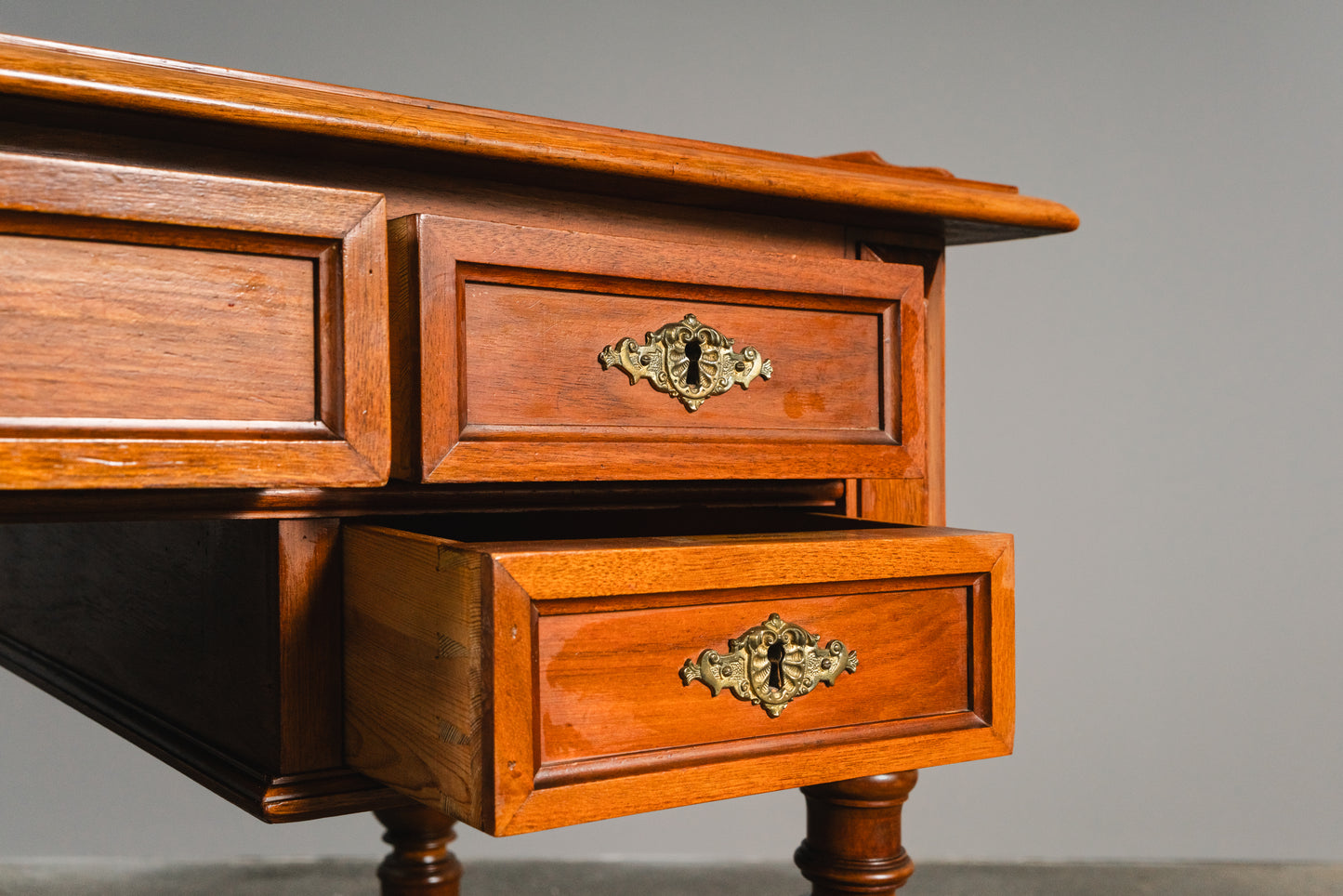 Edler Gründerzeit Schreibtisch, zweite Hälfte des 19.Jahrhunderts - Sekretär Desk Tisch Damenschreibtisch Büro Alt Antik MÖBLINGER
