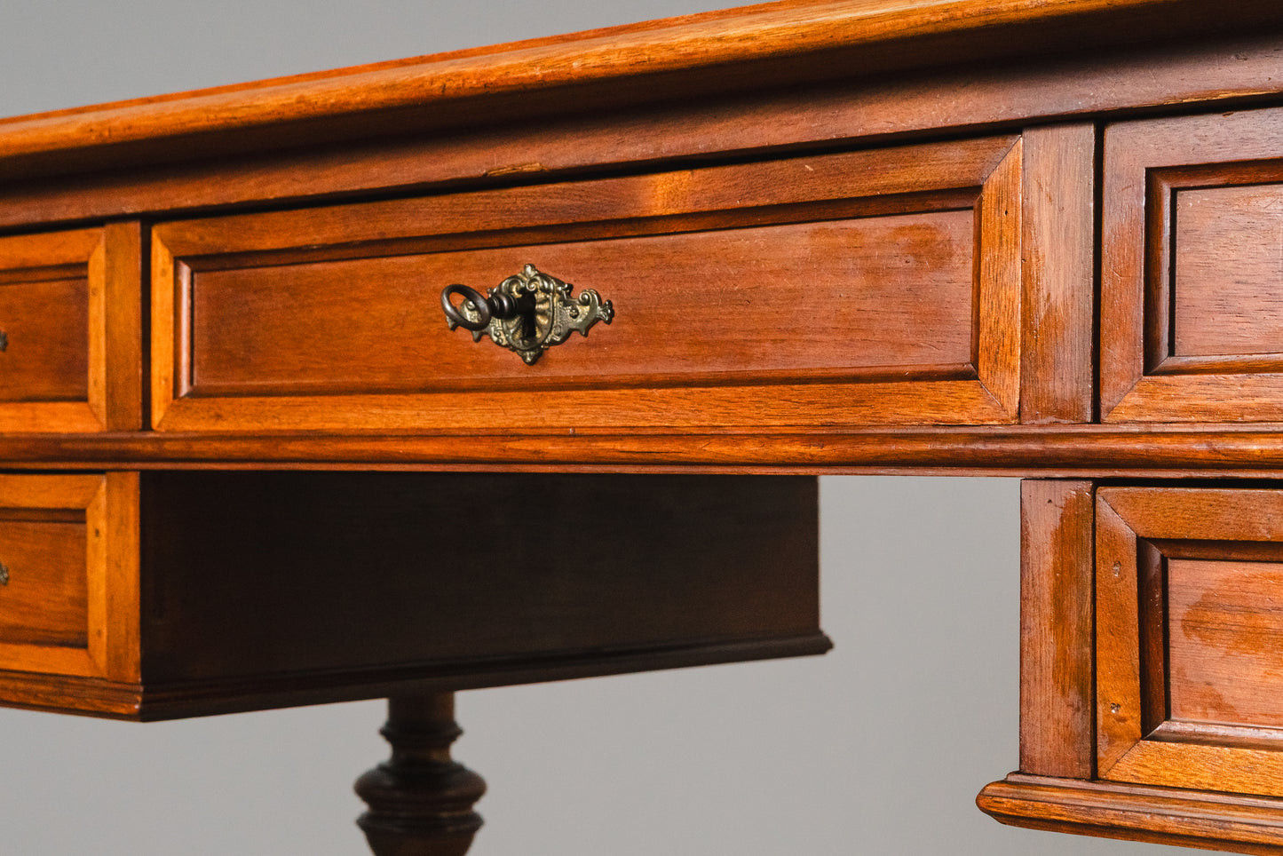 Edler Gründerzeit Schreibtisch, zweite Hälfte des 19.Jahrhunderts - Sekretär Desk Tisch Damenschreibtisch Büro Alt Antik MÖBLINGER