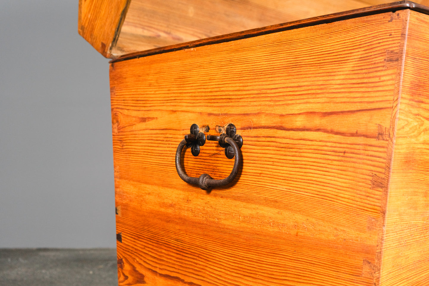 Schlichte Runddeckeltruhe, 19.Jahrhundert - Truhe Kiste Box Chest Schrank Kommode Alt Antik MÖBLINGER