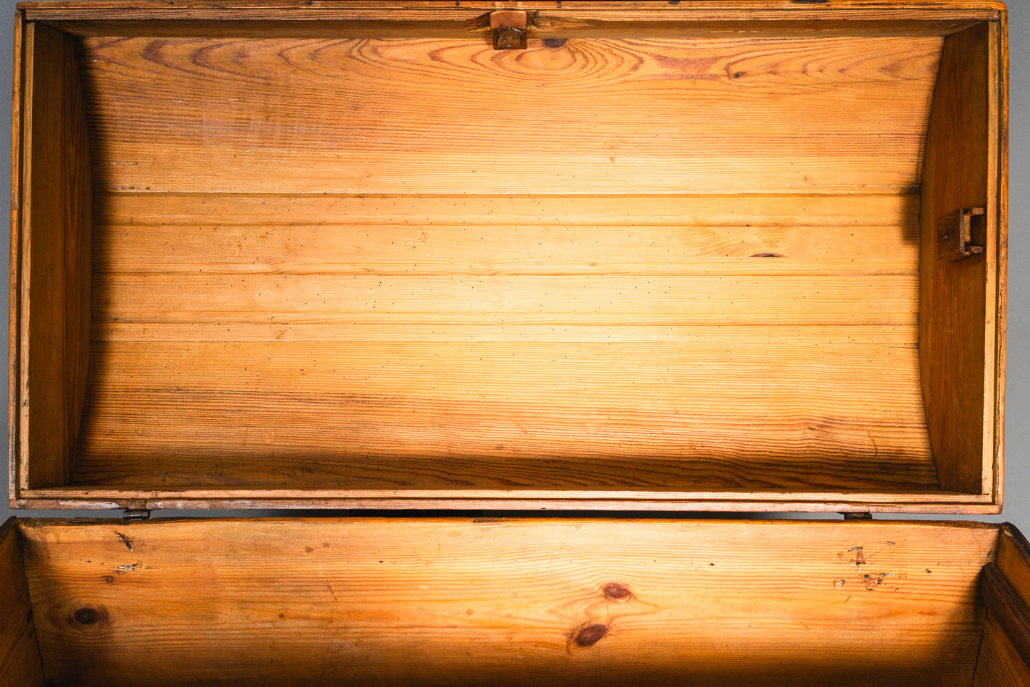 Schlichte Runddeckeltruhe, 19.Jahrhundert - Truhe Kiste Box Chest Schrank Kommode Alt Antik MÖBLINGER