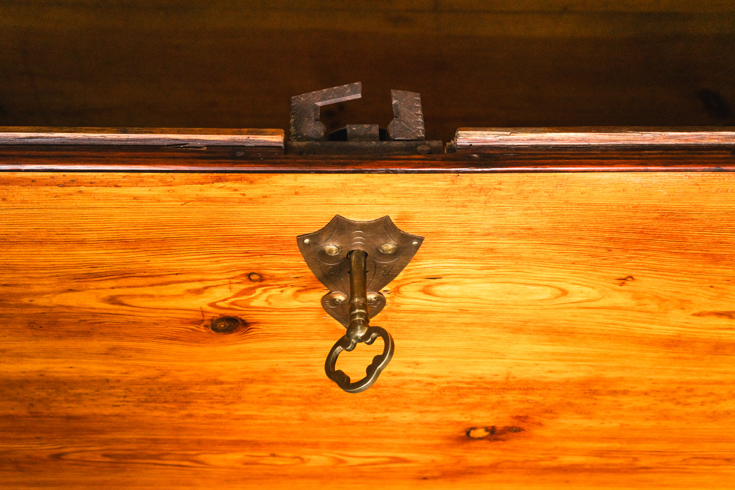 Schlichte Runddeckeltruhe, 19.Jahrhundert - Truhe Kiste Box Chest Schrank Kommode Alt Antik MÖBLINGER