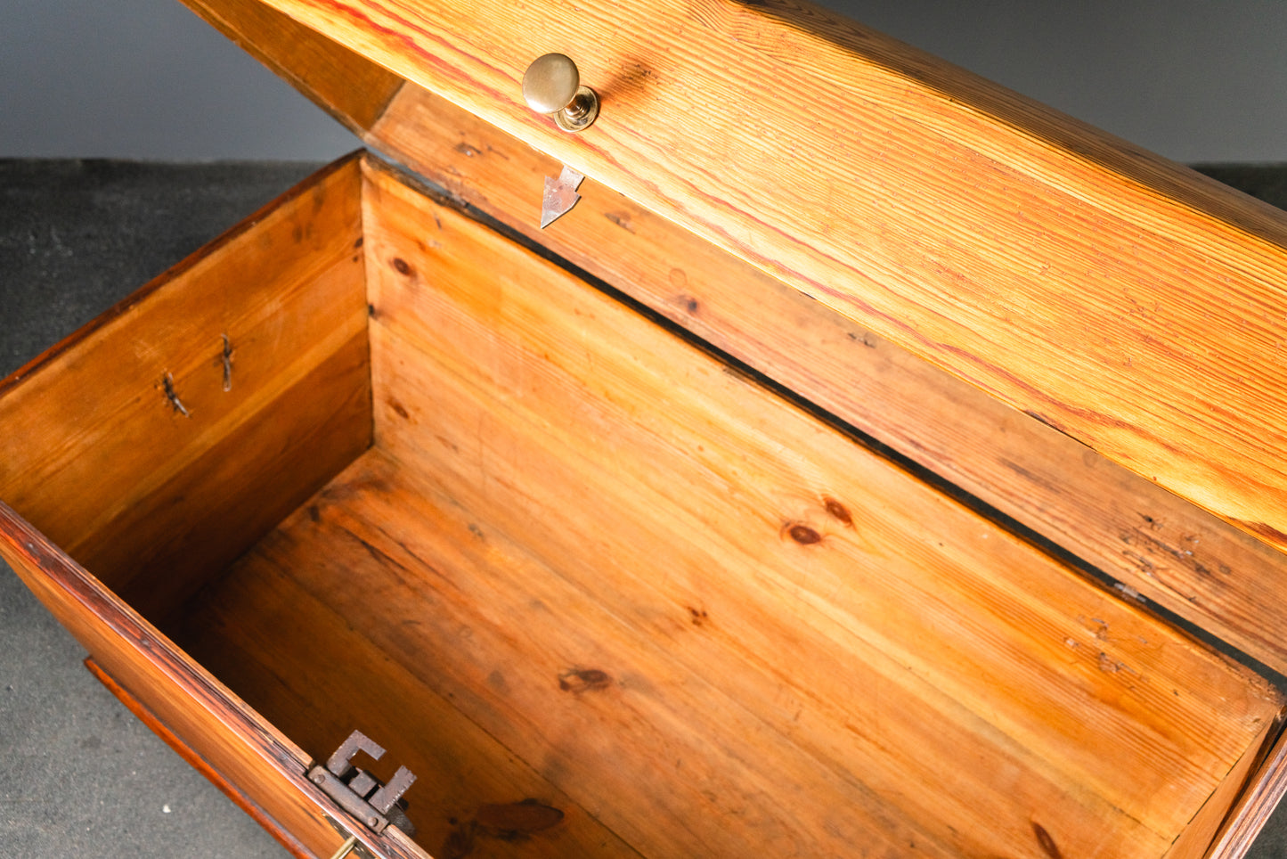 Schlichte Runddeckeltruhe, 19.Jahrhundert - Truhe Kiste Box Chest Schrank Kommode Alt Antik MÖBLINGER