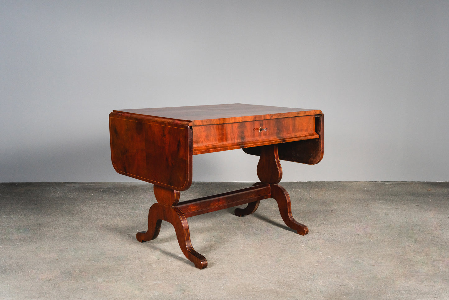 Originaler Biedermeier Schreibtisch, erste Hälfte des 19.Jahrhunderts - Tisch Desk Büro Mahagoni Stuhl Alt Antik MÖBLINGER