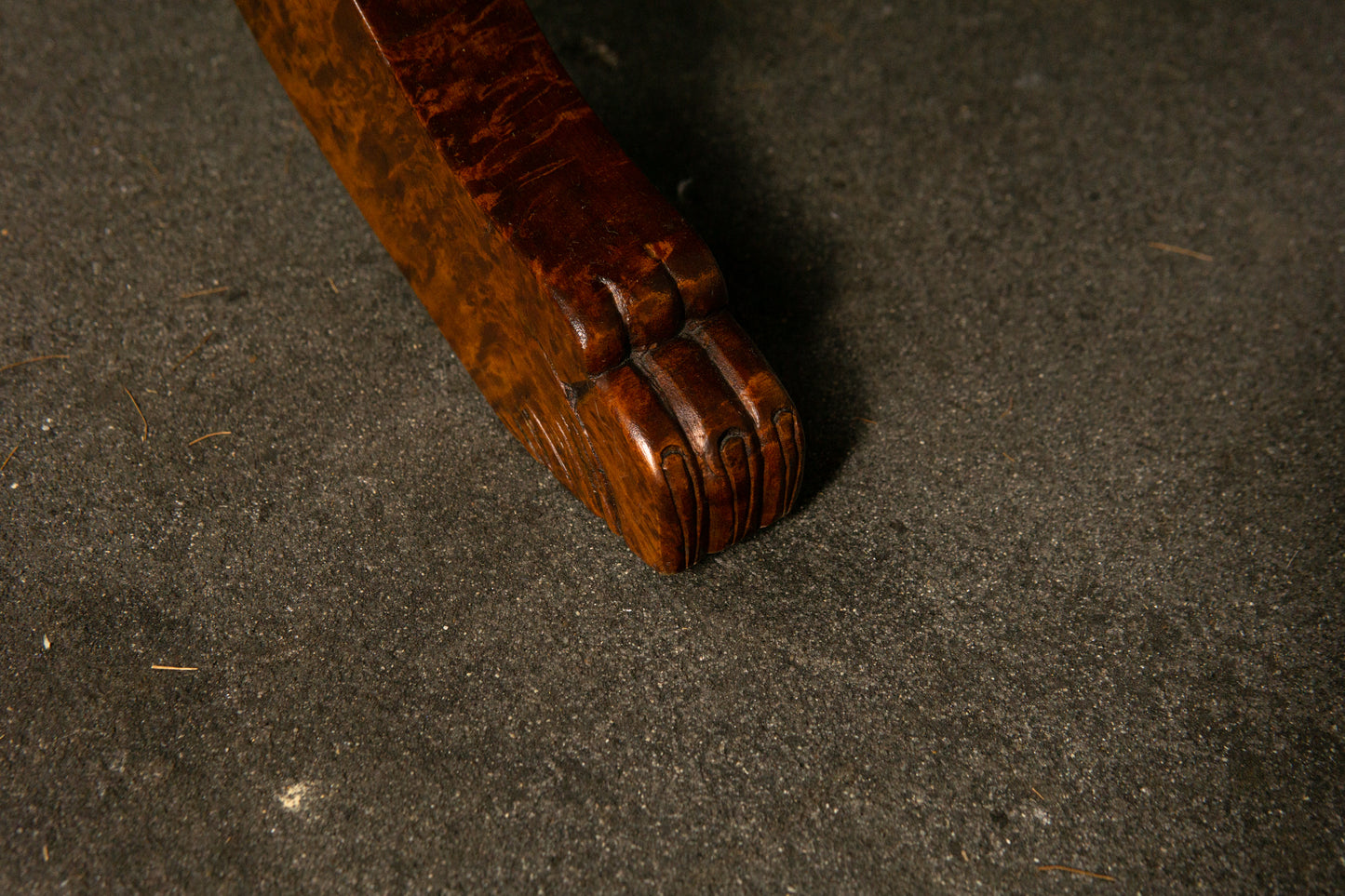 Elegantes Sofa im Biedermeier Stil