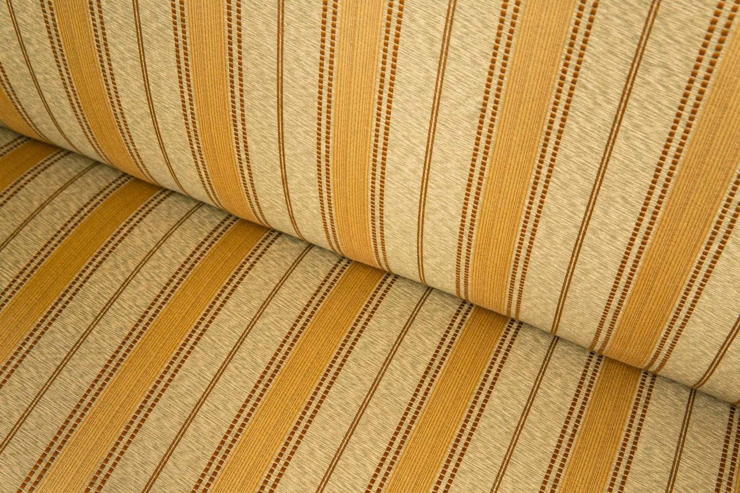 Elegantes Sofa im Biedermeier Stil
