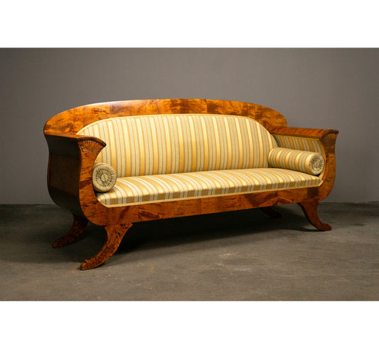 Elegantes Sofa im Biedermeier Stil