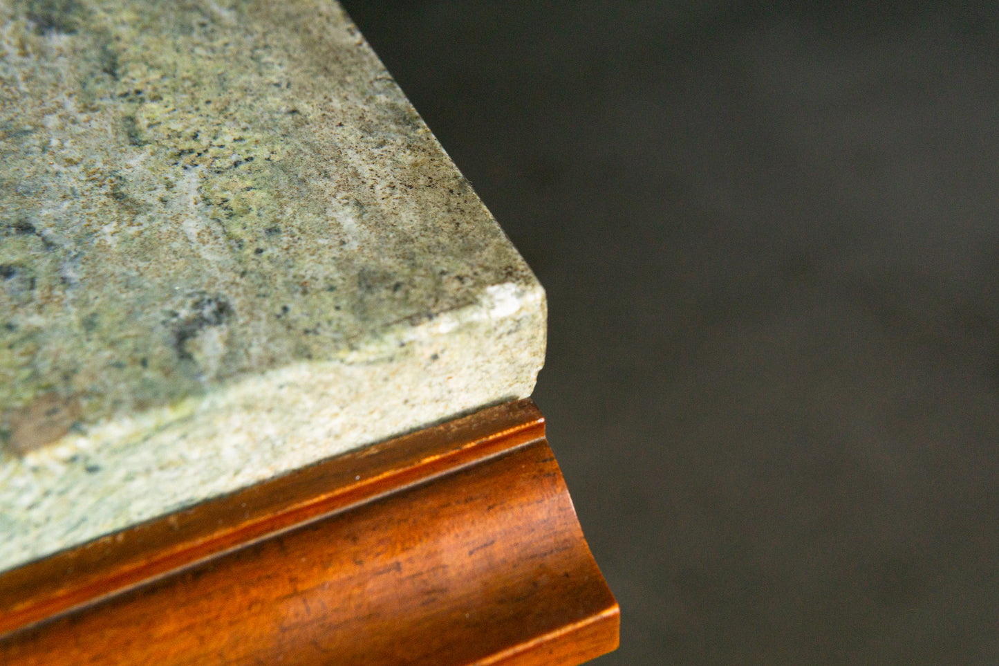 Wunderschöne kleine Vitrine