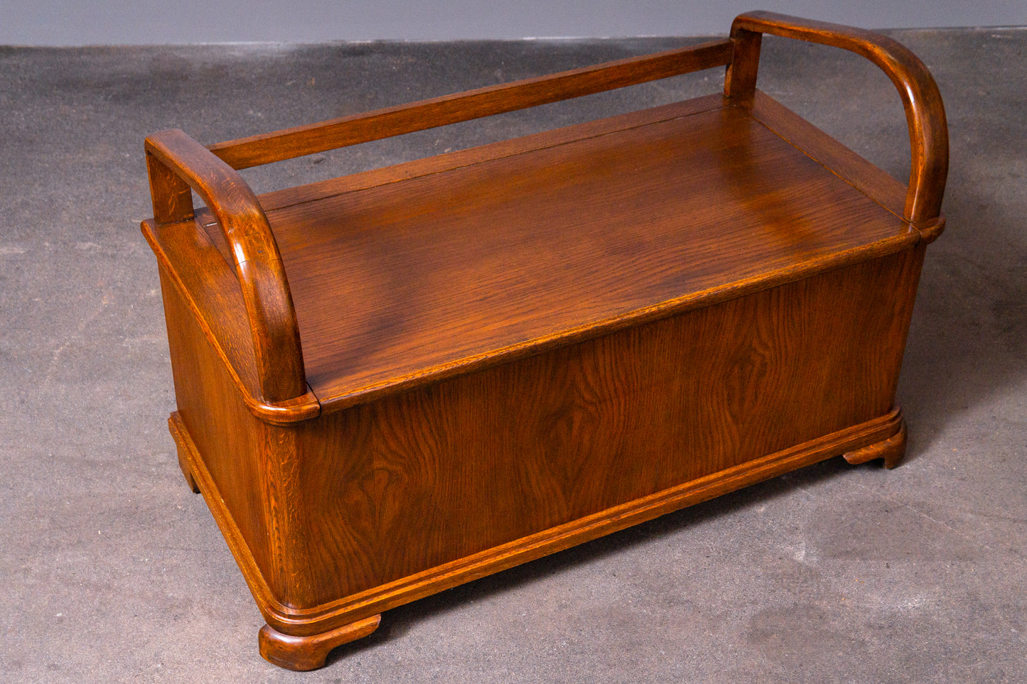 Seltene Art Déco Truhenbank