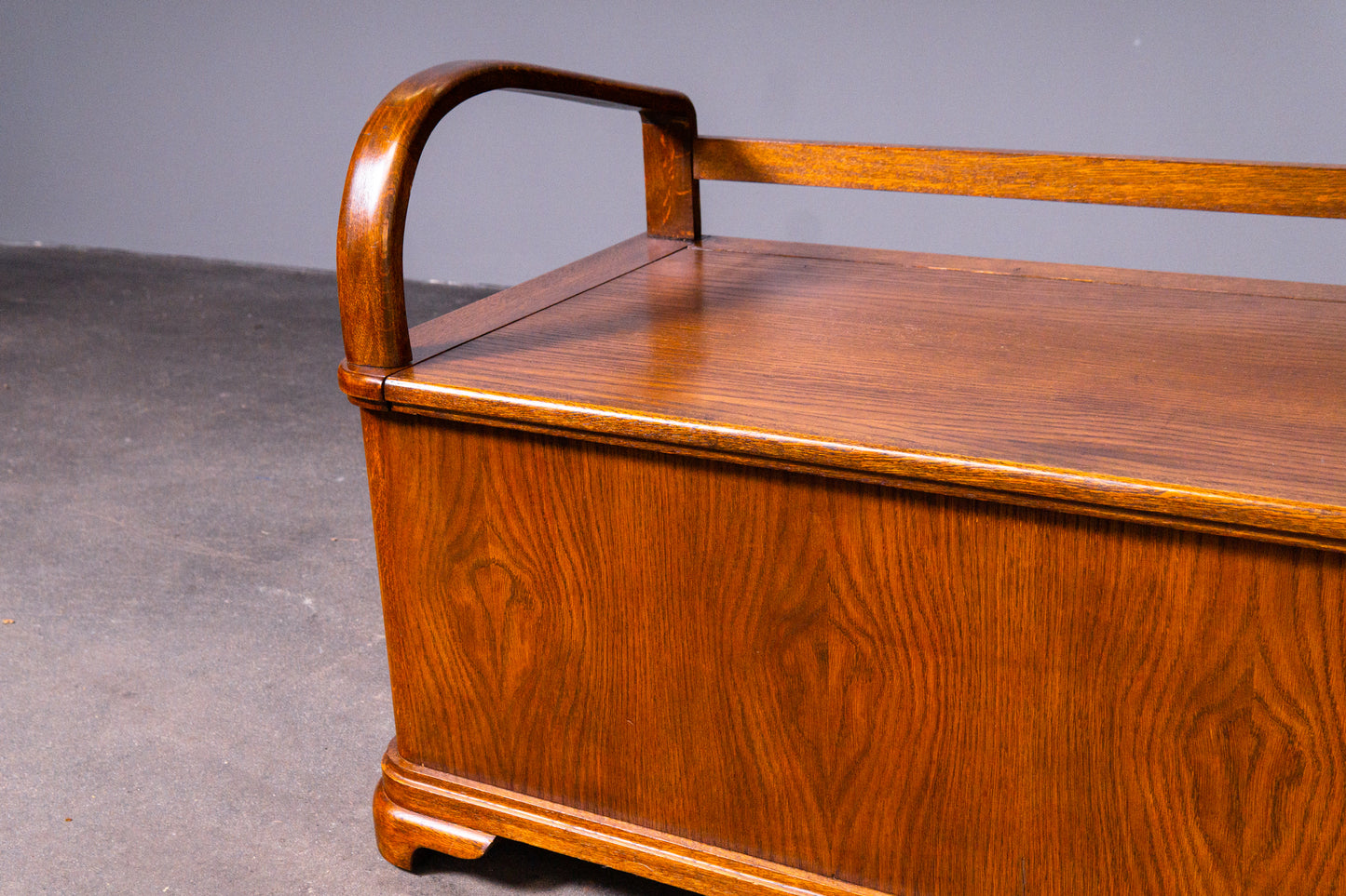 Seltene Art Déco Truhenbank