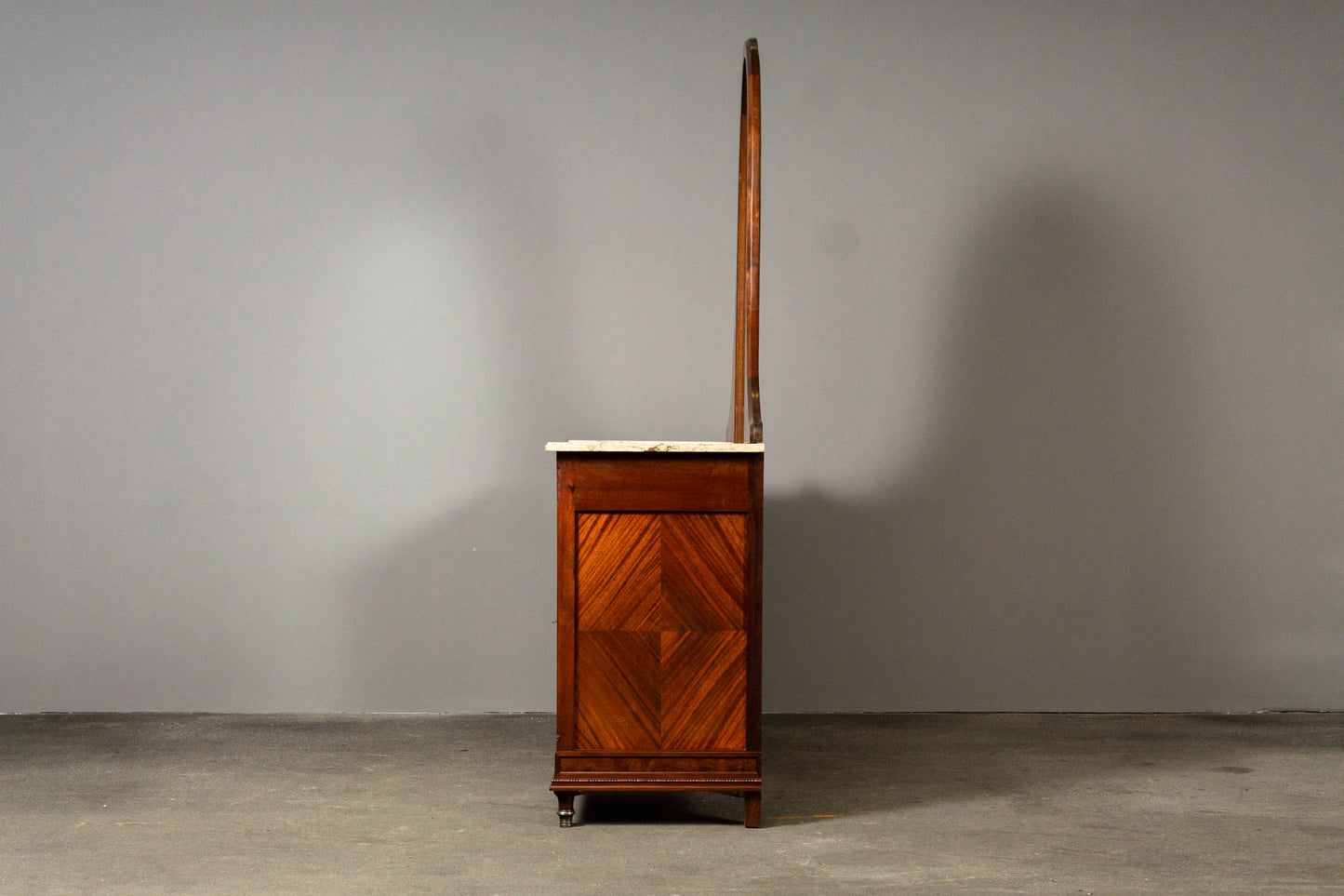 Französische Spiegelkommode