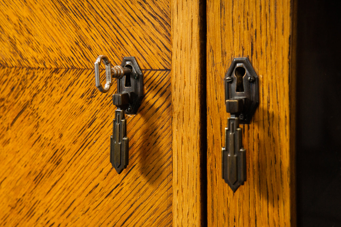 Wunderschöner Jugendstil Bücherschrank