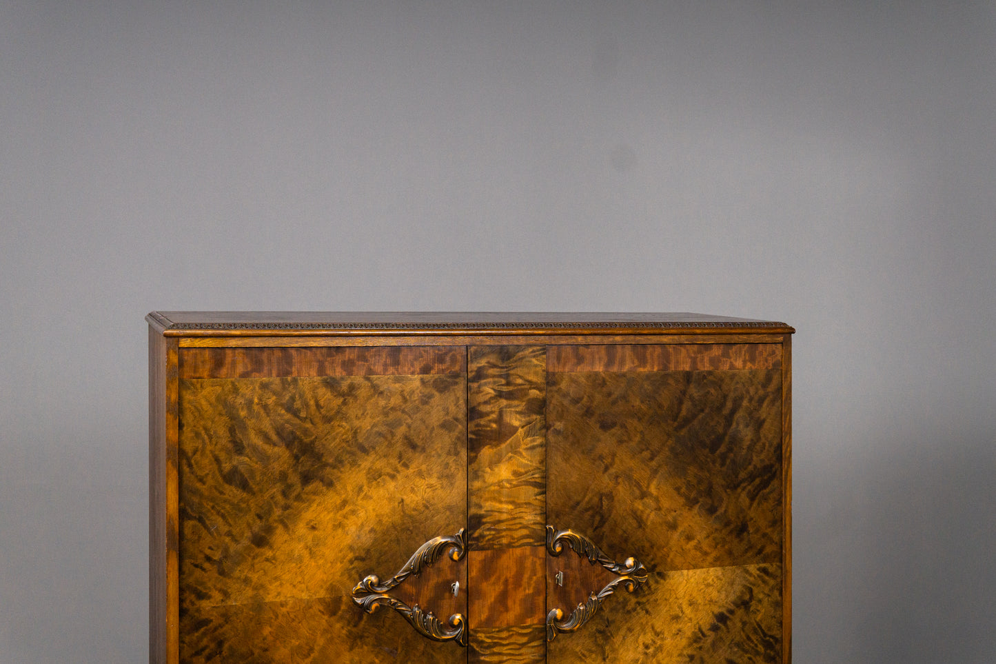 Außergewöhnliches Jugendstil Highboard