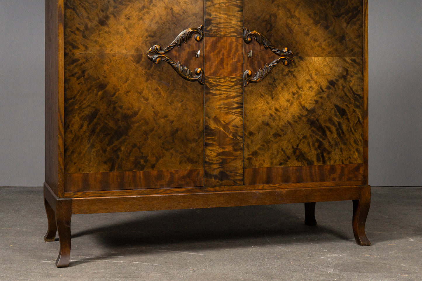 Außergewöhnliches Jugendstil Highboard