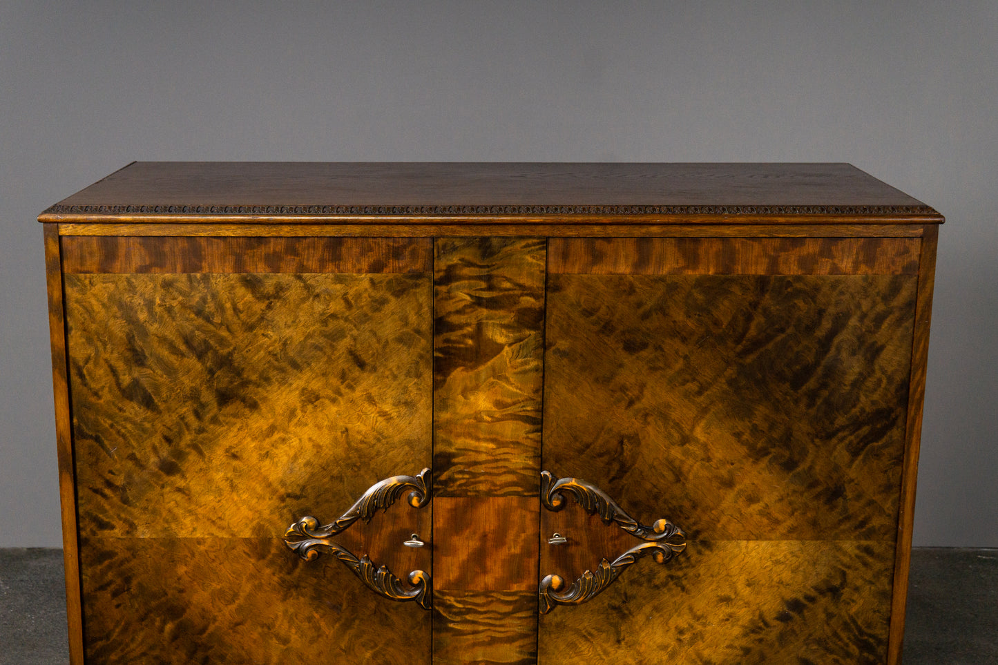 Außergewöhnliches Jugendstil Highboard