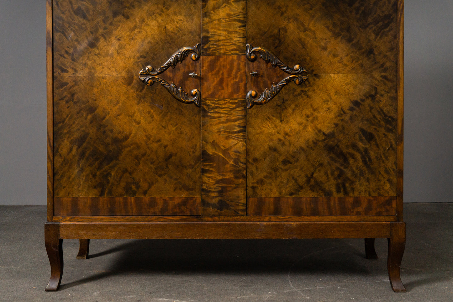 Außergewöhnliches Jugendstil Highboard