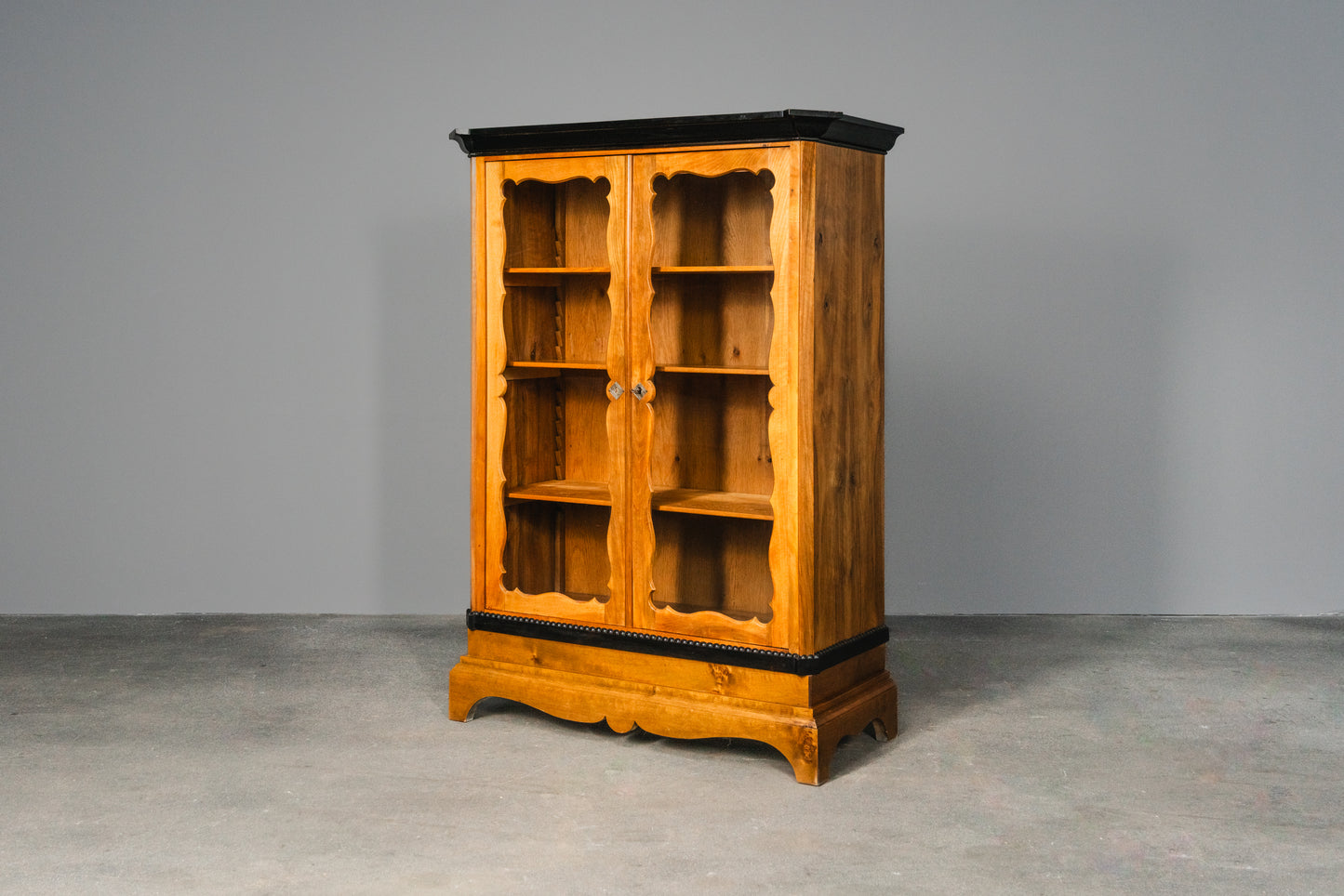 Elegante kleine Vintage Biedermeier Vitrine, zweite Hälfte des 19.Jahrhunderts - Schrank Regal Kommode Bücherschrank Antik Alt MÖBLINGER