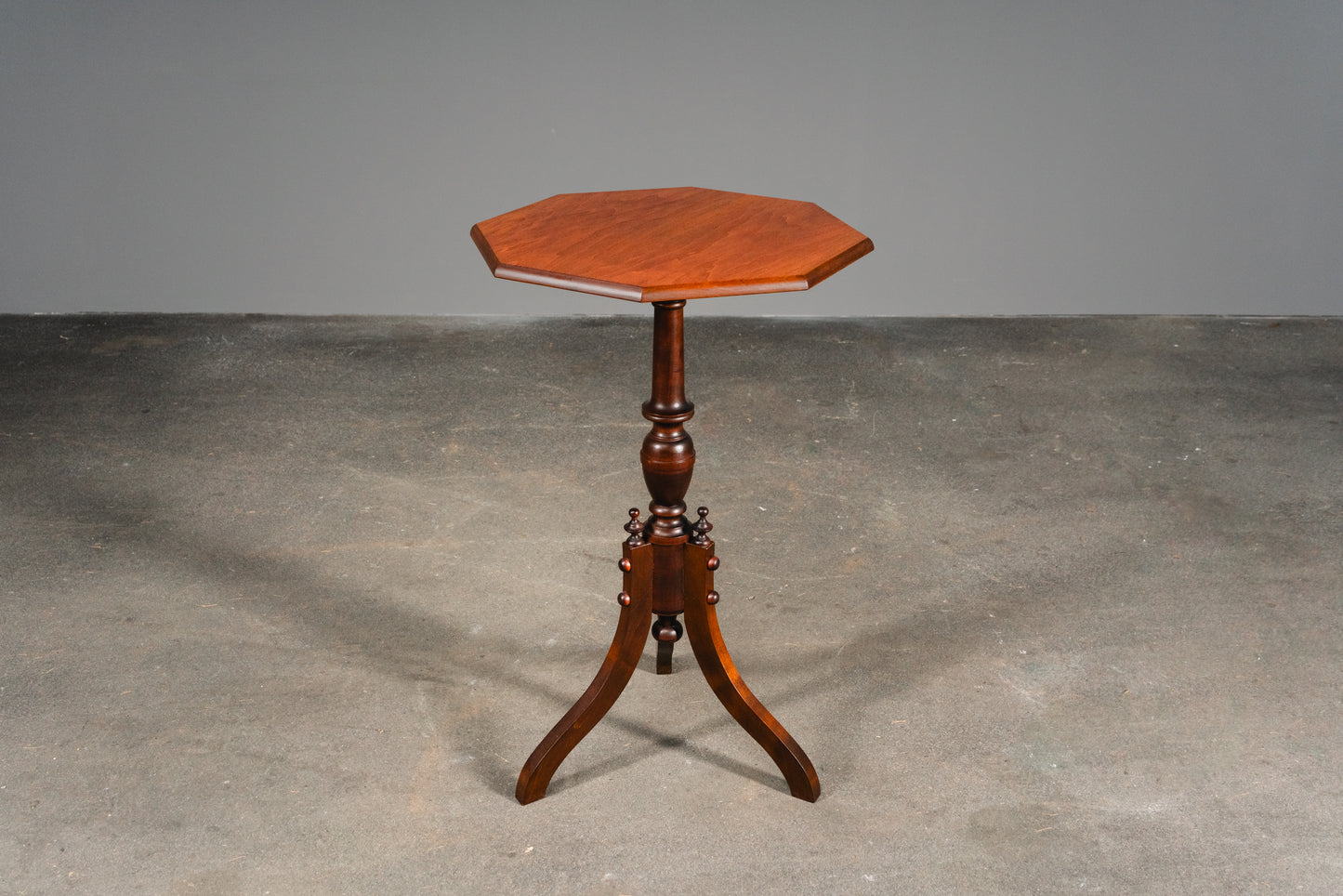 Schönes Paar Beistelltische, zweite Hälfte 19. Jahrhundert &amp; zweite Hälfte des 20.Jahrhunderts - Antik Tisch Konsole Blumen Vintage Alt MÖBLINGER