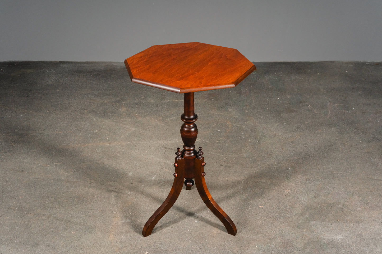 Schönes Paar Beistelltische, zweite Hälfte 19. Jahrhundert &amp; zweite Hälfte des 20.Jahrhunderts - Antik Tisch Konsole Blumen Vintage Alt MÖBLINGER