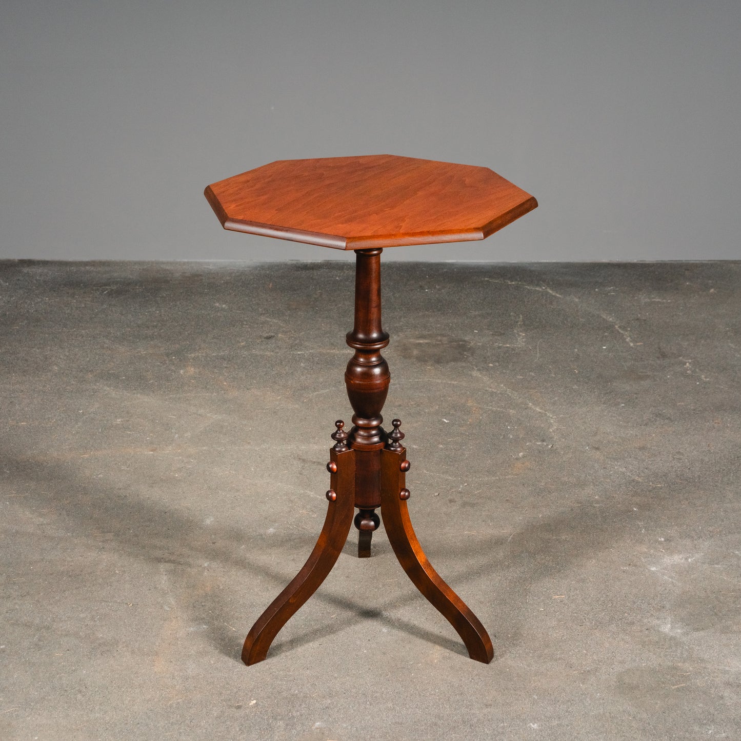 Schönes Paar Beistelltische, zweite Hälfte 19. Jahrhundert &amp; zweite Hälfte des 20.Jahrhunderts - Antik Tisch Konsole Blumen Vintage Alt MÖBLINGER