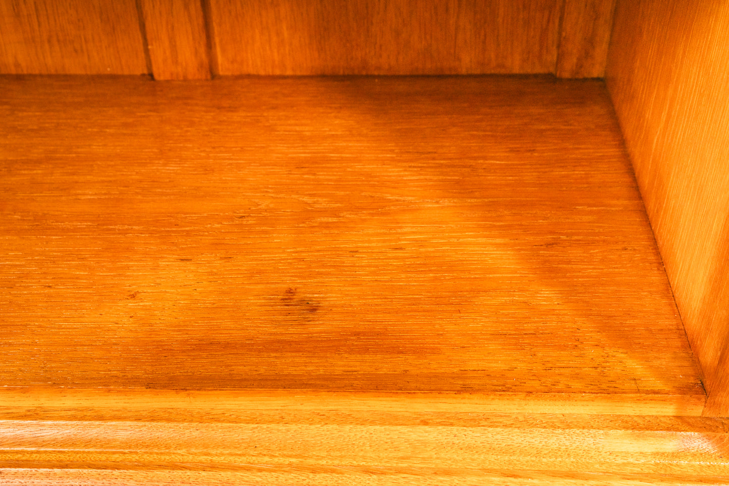 Stilvolle verglaste helle vintage Vitrine, Mitte des 20.Jahrhunderts - Eiche Schrank Regal Bücherschrank Alt Antik MÖBLINGER