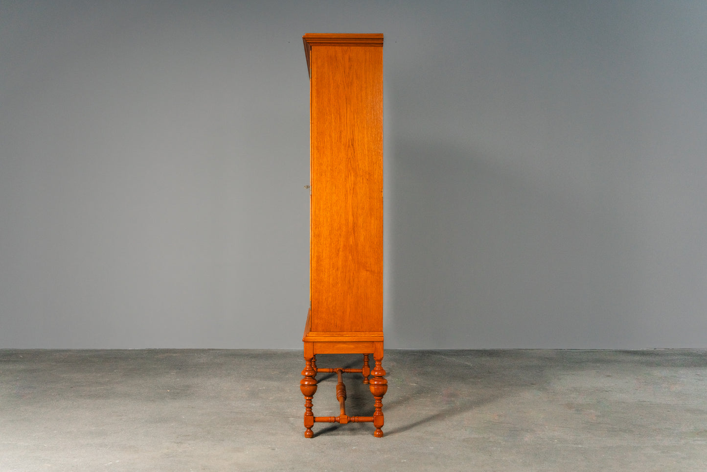 Stilvolle verglaste helle vintage Vitrine, Mitte des 20.Jahrhunderts - Eiche Schrank Regal Bücherschrank Alt Antik MÖBLINGER