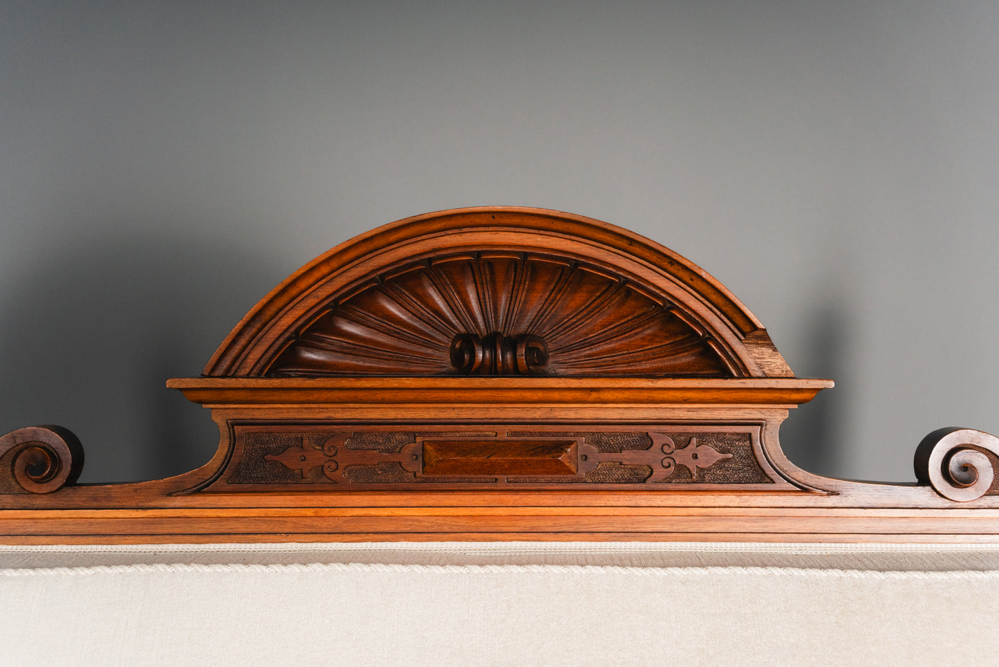 Klassisches gemütliches Gründerzeit Sofa, zweite Hälfte des 19.Jahrhunderts - Antik Couch Sessel Alt MÖBLINGER