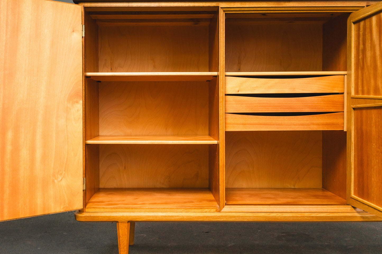 Wunderschönes Mid-Century Sideboard, Mitte des 20.Jahrhunderts -  Highboard Schrank Kommode Regal Alt Vintage MÖBLINGER