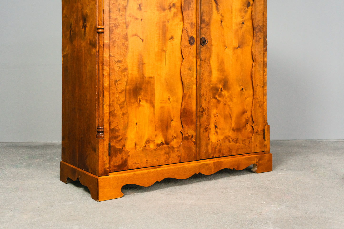 Schöne Kommode im Biedermeier Stil, zweite Hälfte des 19.Jahrhunderts - Schrank Regal Anrichte Alt Antik MÖBLINGER