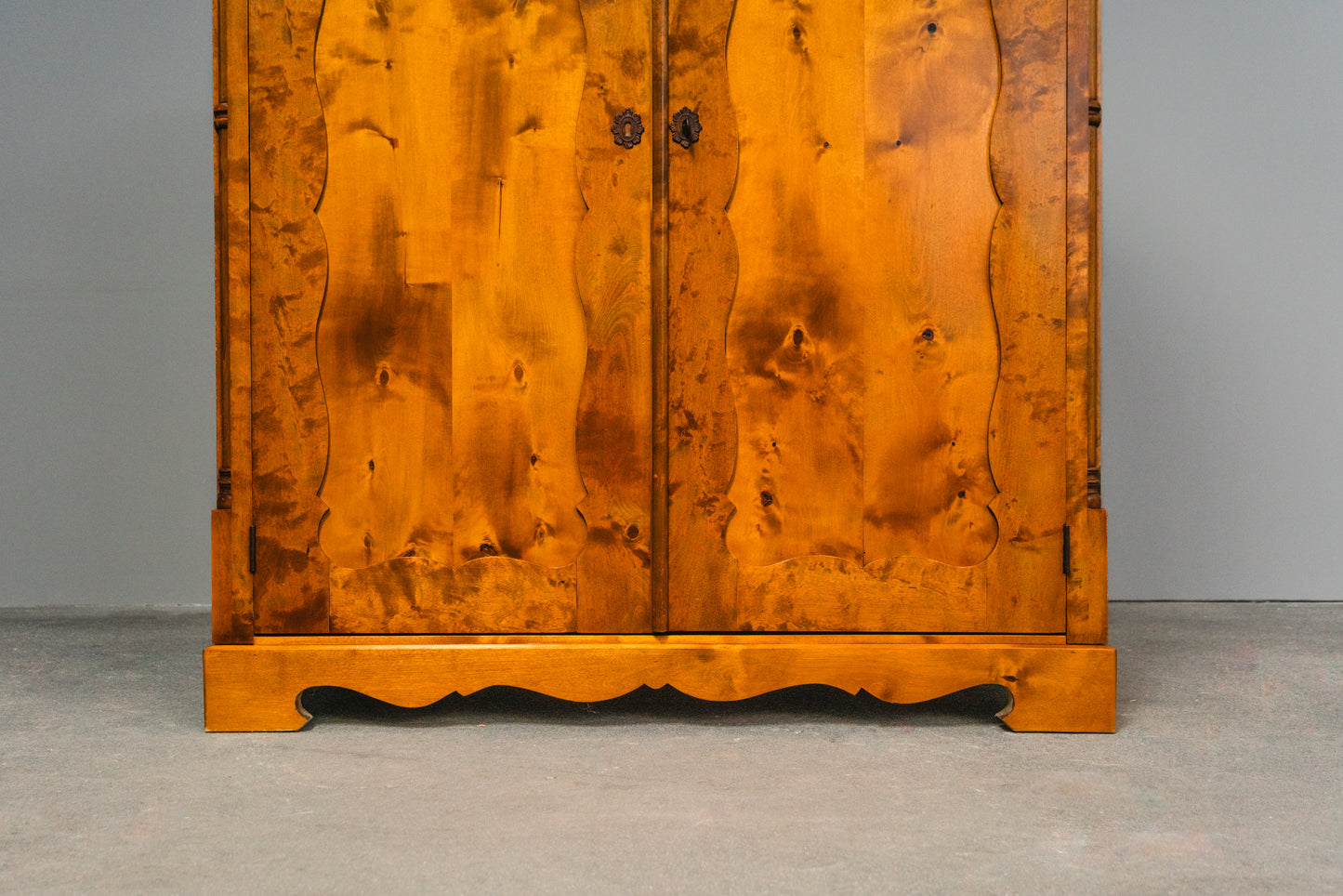 Schöne Kommode im Biedermeier Stil, zweite Hälfte des 19.Jahrhunderts - Schrank Regal Anrichte Alt Antik MÖBLINGER