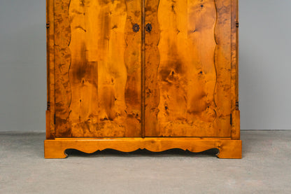 Schöne Kommode im Biedermeier Stil, zweite Hälfte des 19.Jahrhunderts - Schrank Regal Anrichte Alt Antik MÖBLINGER