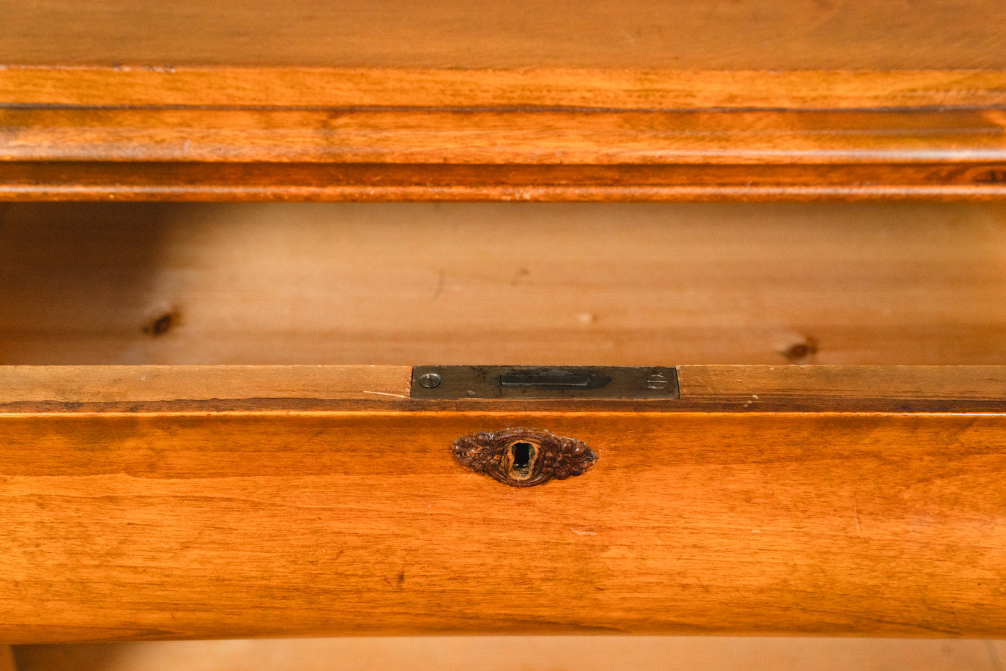 Schöne Kommode im Biedermeier Stil, zweite Hälfte des 19.Jahrhunderts - Schrank Regal Anrichte Alt Antik MÖBLINGER