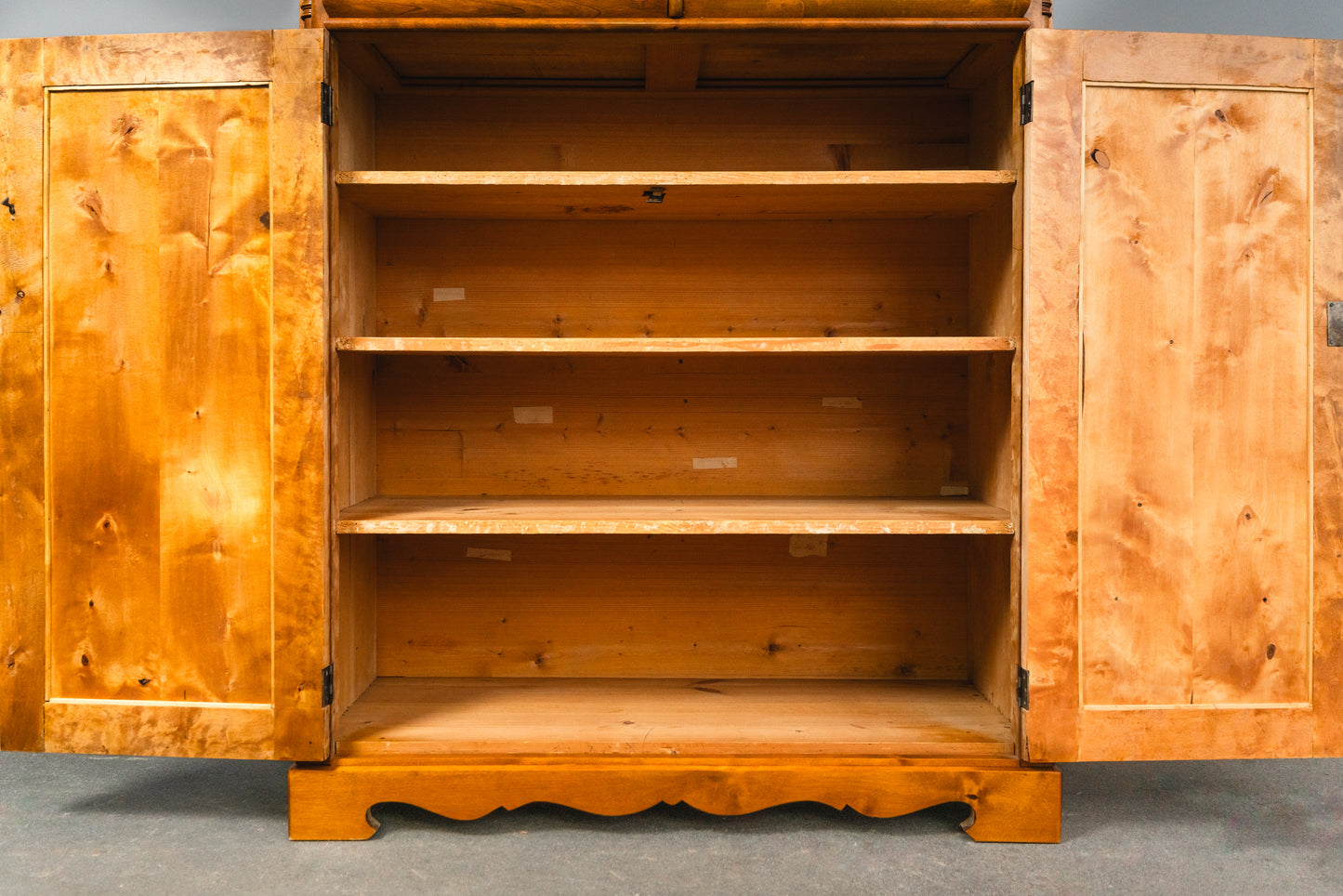 Schöne Kommode im Biedermeier Stil, zweite Hälfte des 19.Jahrhunderts - Schrank Regal Anrichte Alt Antik MÖBLINGER