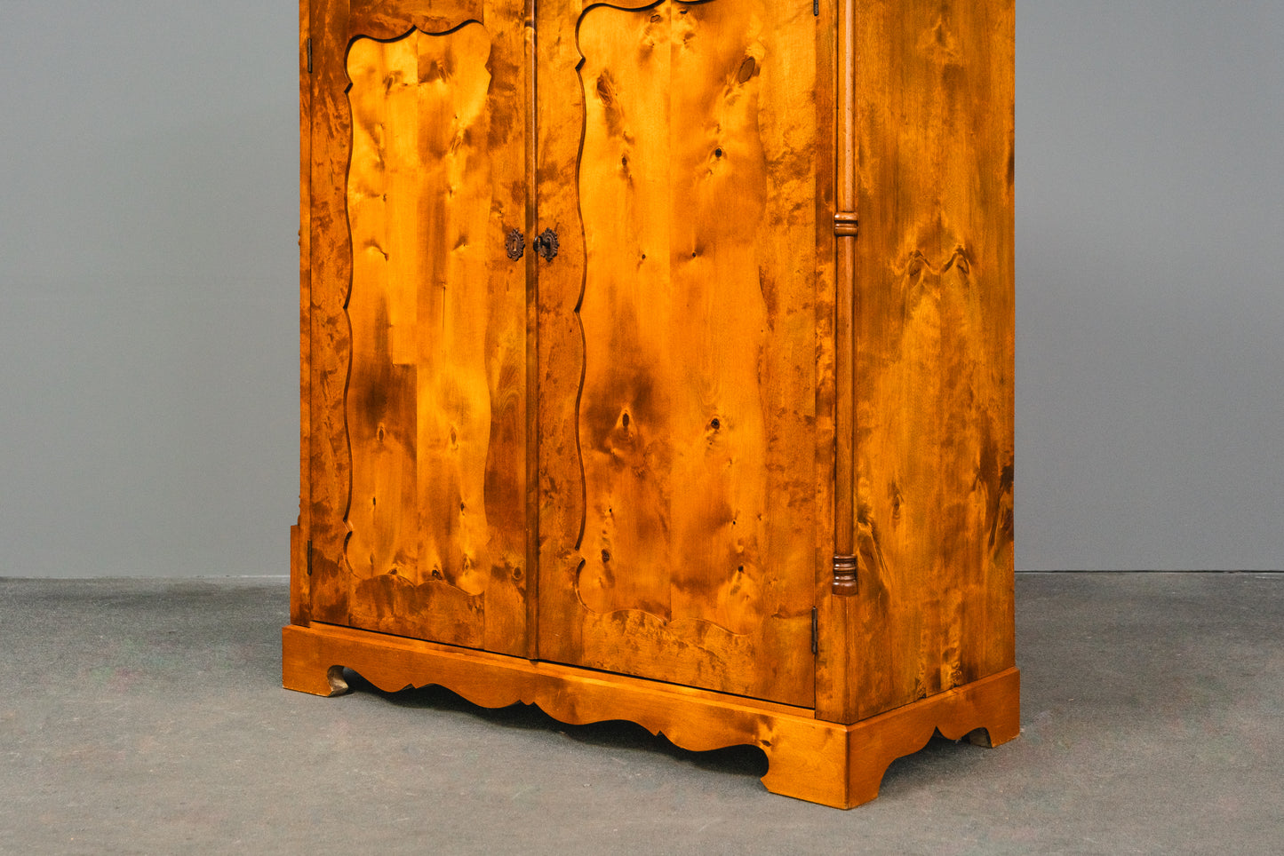 Schöne Kommode im Biedermeier Stil, zweite Hälfte des 19.Jahrhunderts - Schrank Regal Anrichte Alt Antik MÖBLINGER