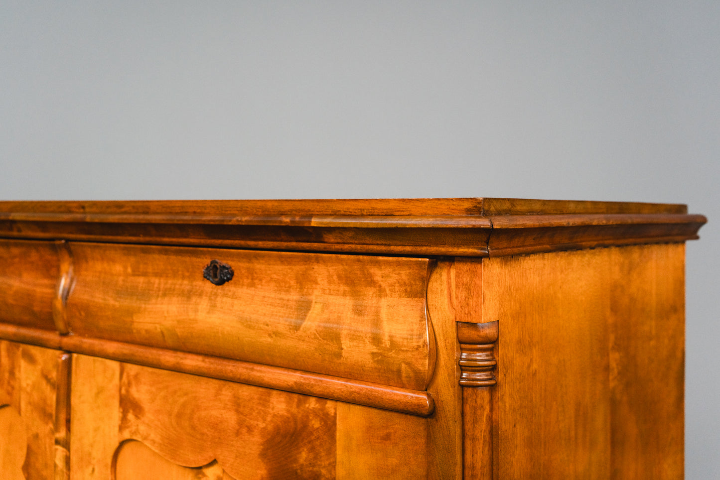 Schöne Kommode im Biedermeier Stil, zweite Hälfte des 19.Jahrhunderts - Schrank Regal Anrichte Alt Antik MÖBLINGER