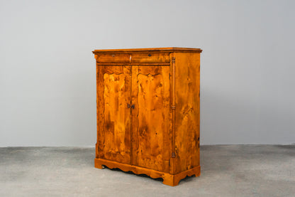 Schöne Kommode im Biedermeier Stil, zweite Hälfte des 19.Jahrhunderts - Schrank Regal Anrichte Alt Antik MÖBLINGER