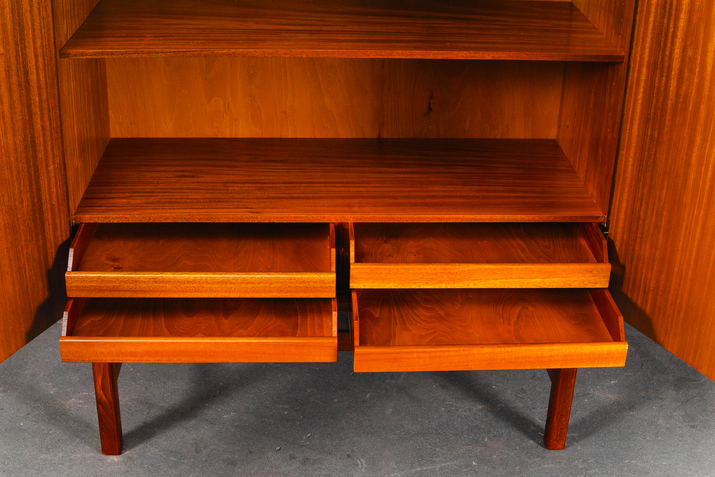 Stilvolles Vintage Highboard