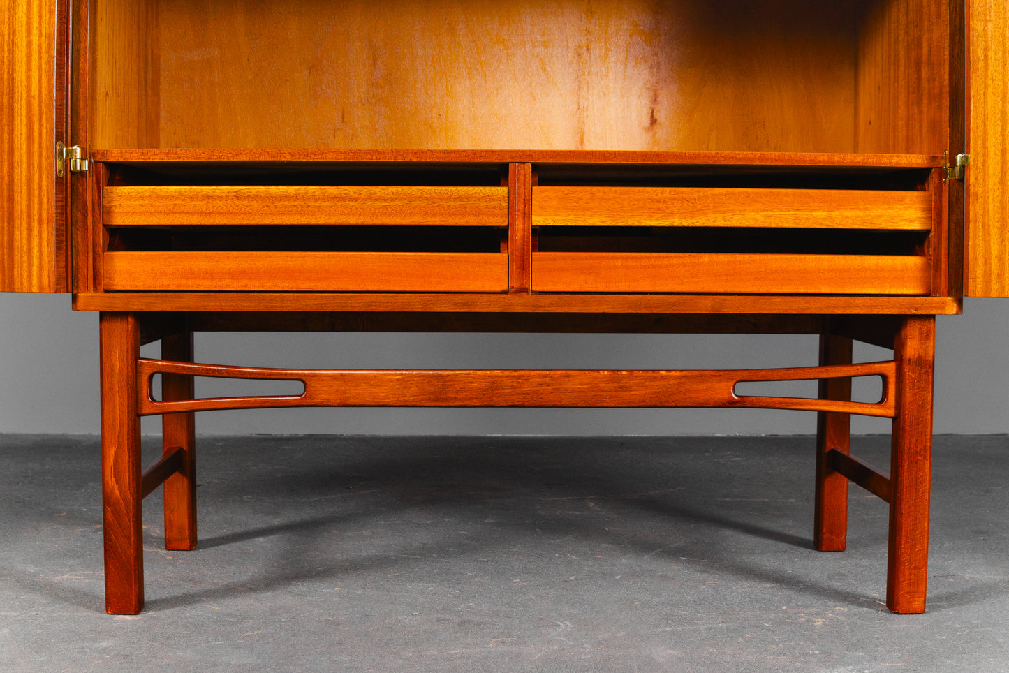 Stilvolles Vintage Highboard