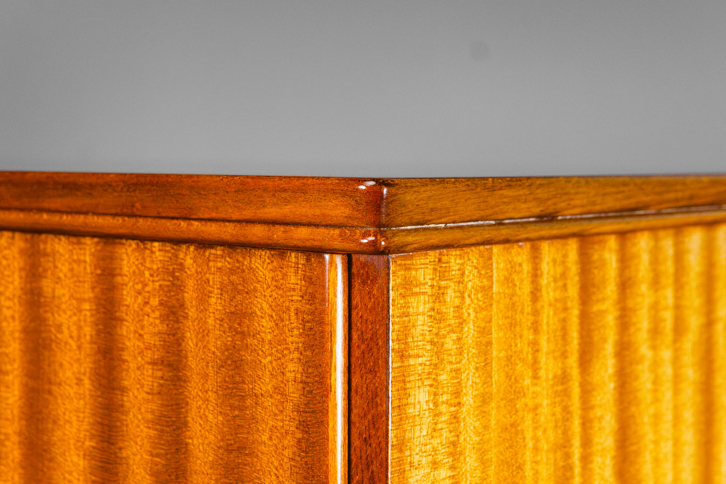 Stilvolles Vintage Highboard