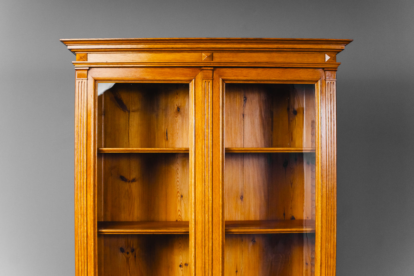 Eleganter Gründerzeit Bücherschrank