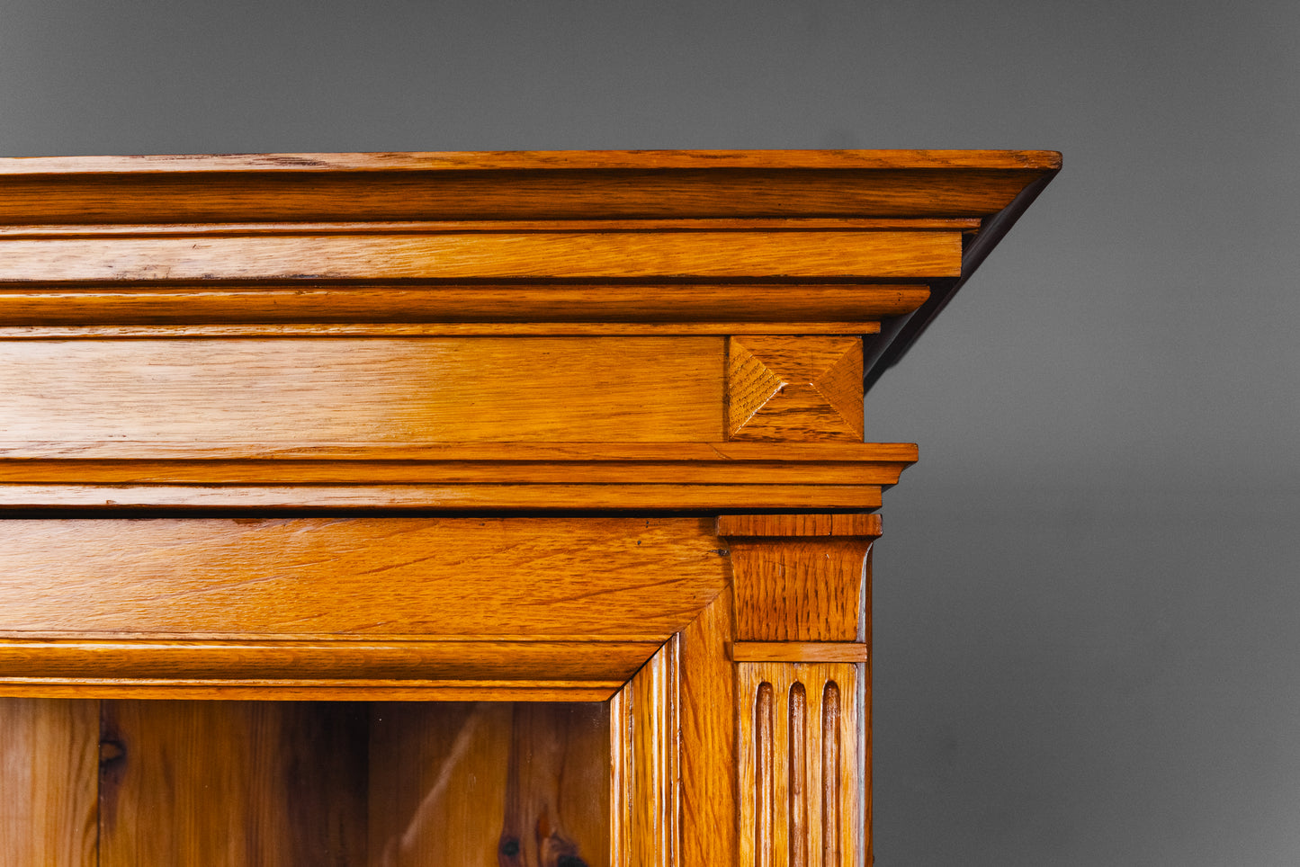 Eleganter Gründerzeit Bücherschrank