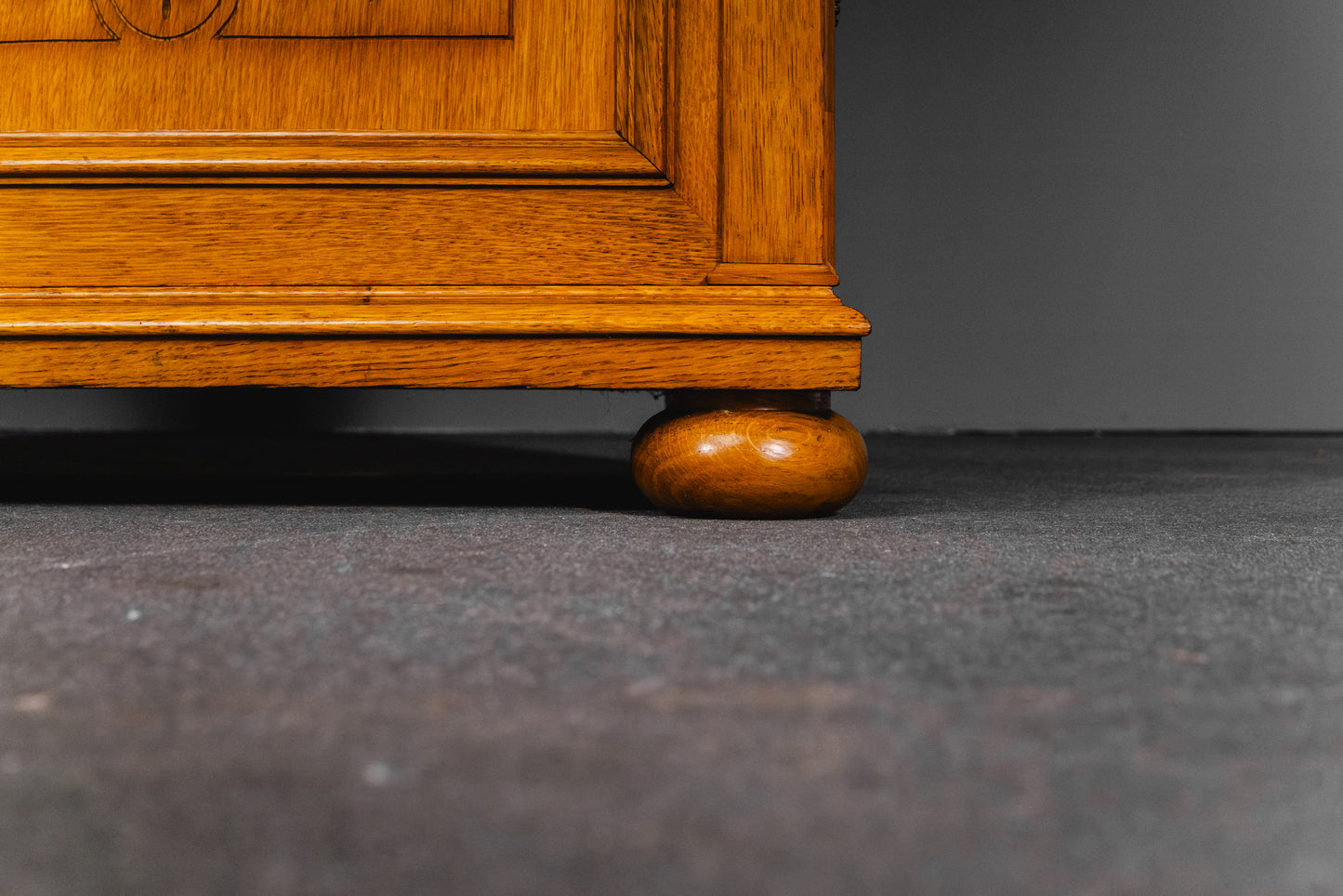 Eleganter Gründerzeit Bücherschrank