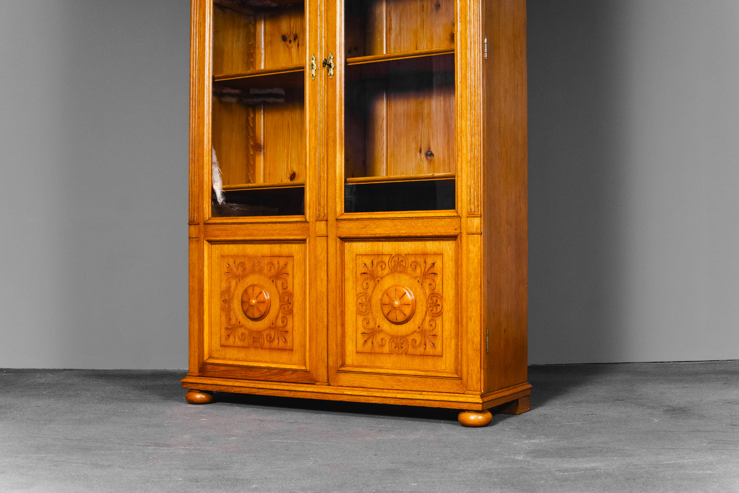 Eleganter Gründerzeit Bücherschrank