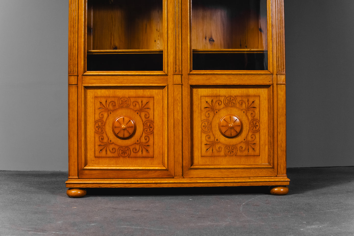 Eleganter Gründerzeit Bücherschrank