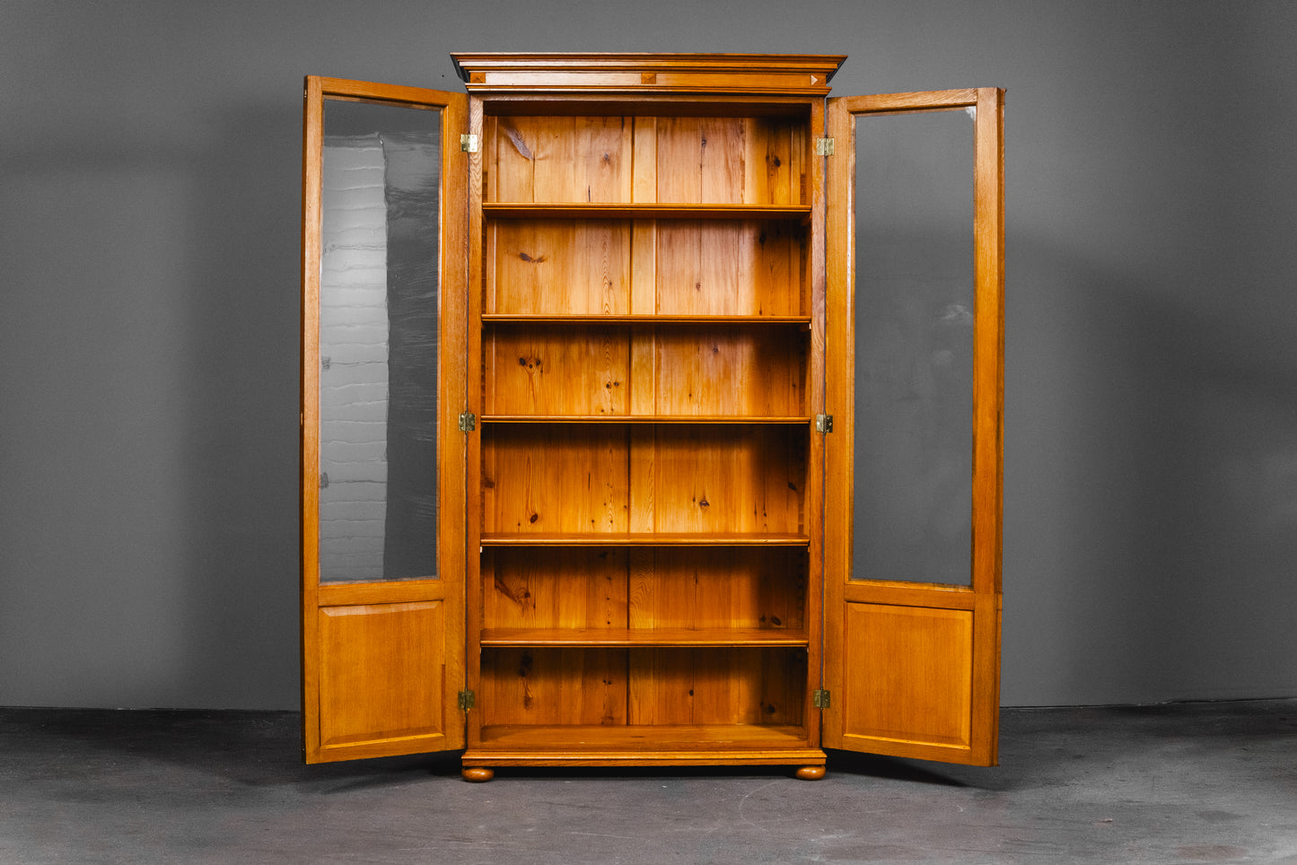 Eleganter Gründerzeit Bücherschrank