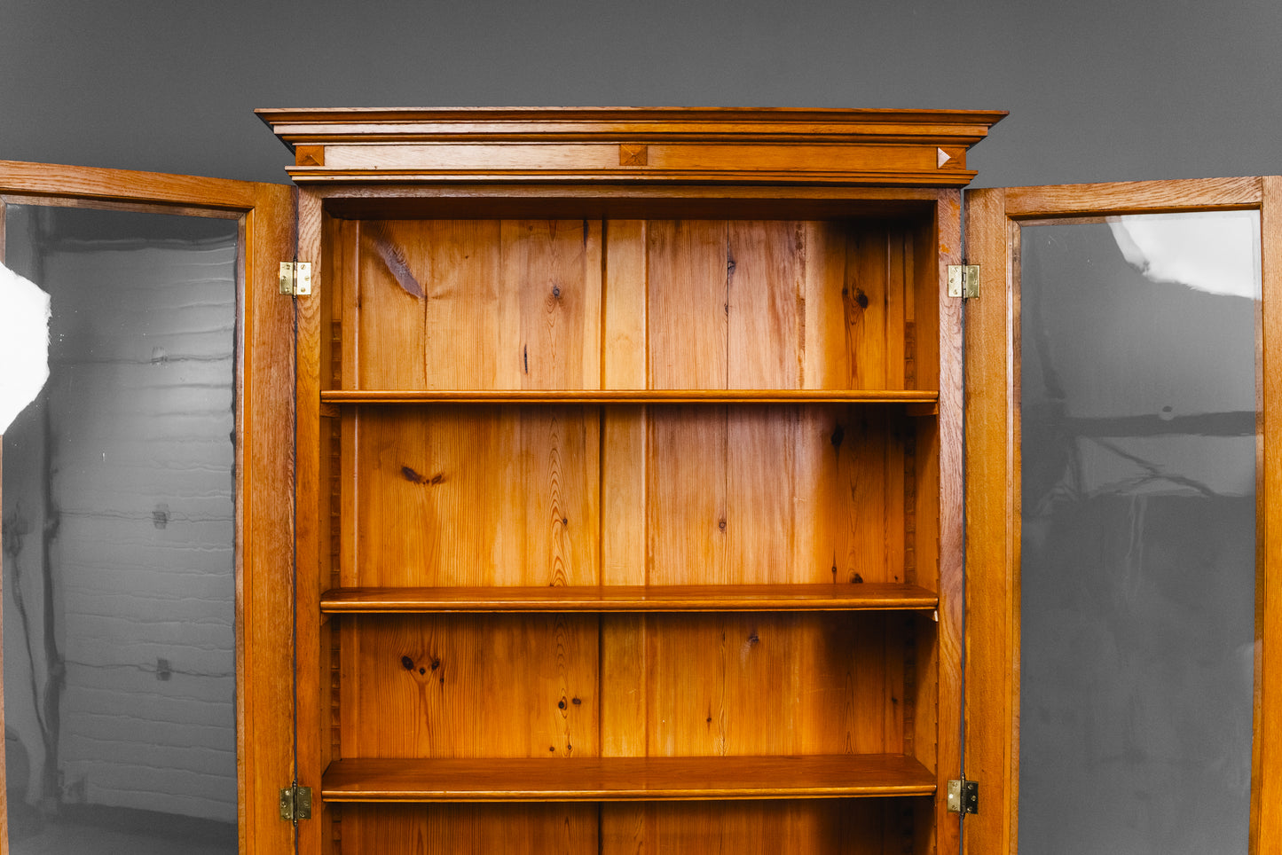 Eleganter Gründerzeit Bücherschrank