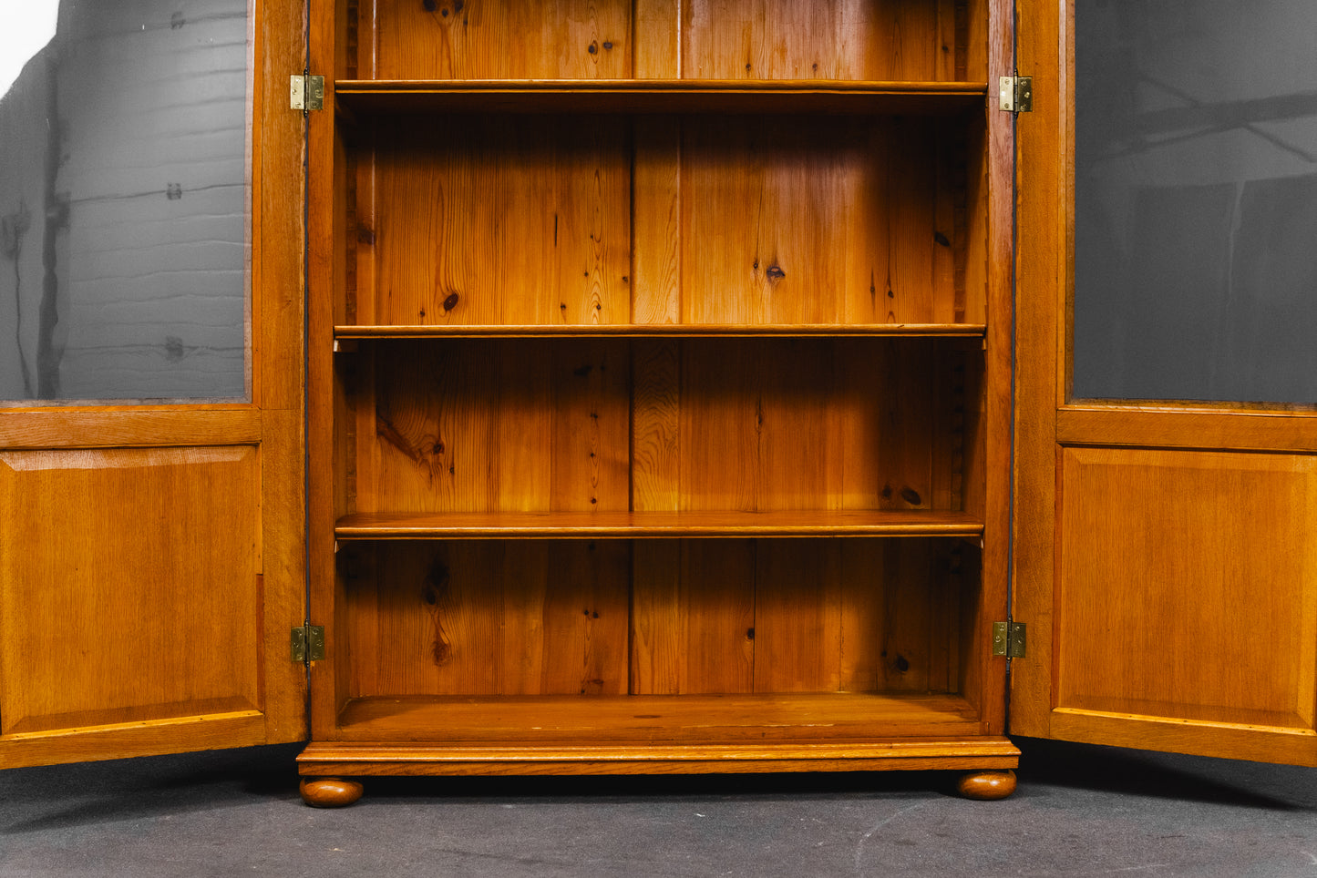 Eleganter Gründerzeit Bücherschrank