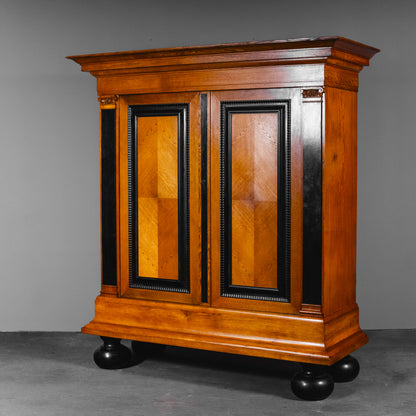 Wäscheschrank im Barockstil