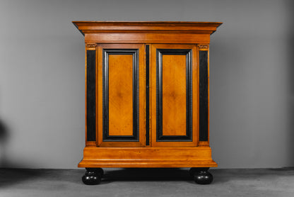 Wäscheschrank im Barockstil