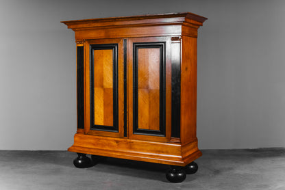 Wäscheschrank im Barockstil